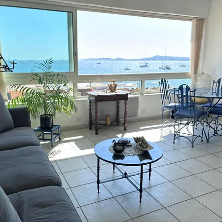 Front De Mer, Vue Grimaud